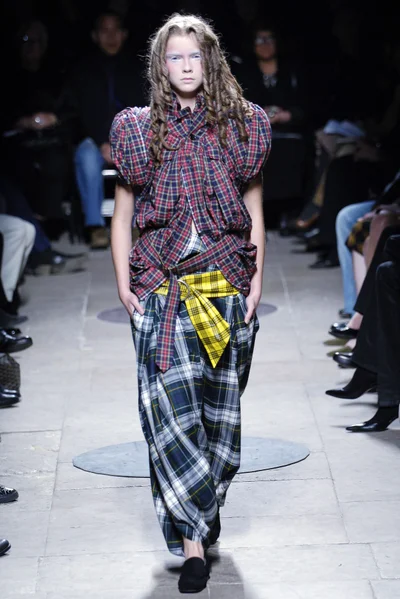 Look 15